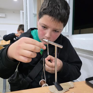 Mladi Mušičari Napravili Svoje Prve Muhe