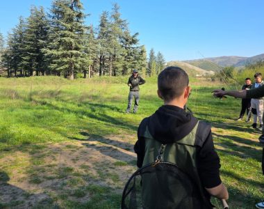 Mladi Ribolovci Spremni Za Vodu Nakon Prvih Lekcija I Dodjele Opreme